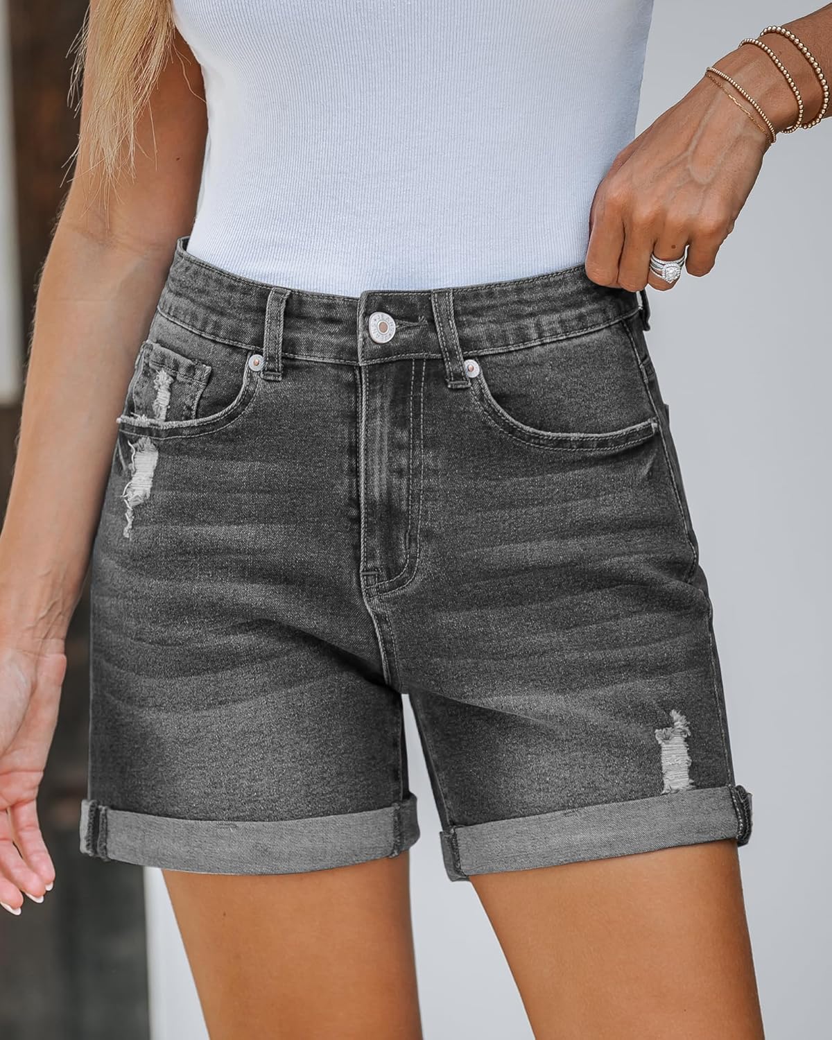 Thumbnail 4 de LookbookStore Women’s Stretchy High-Waisted Ripped Jean Shorts with Pockets (5.5" inseam)