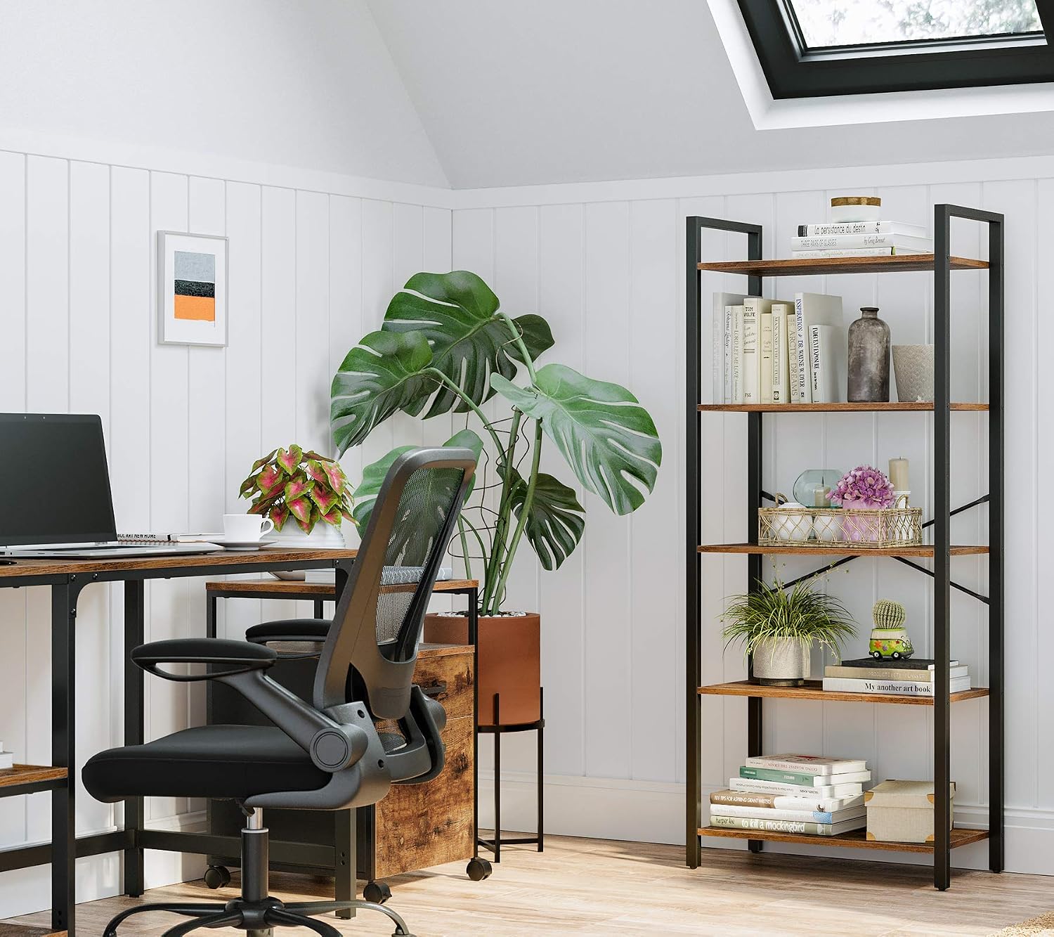 Detalle 2 de VASAGLE LLS061B01 boekenkast met 5 planken, stalen frame, rustiek bruin-zwart
