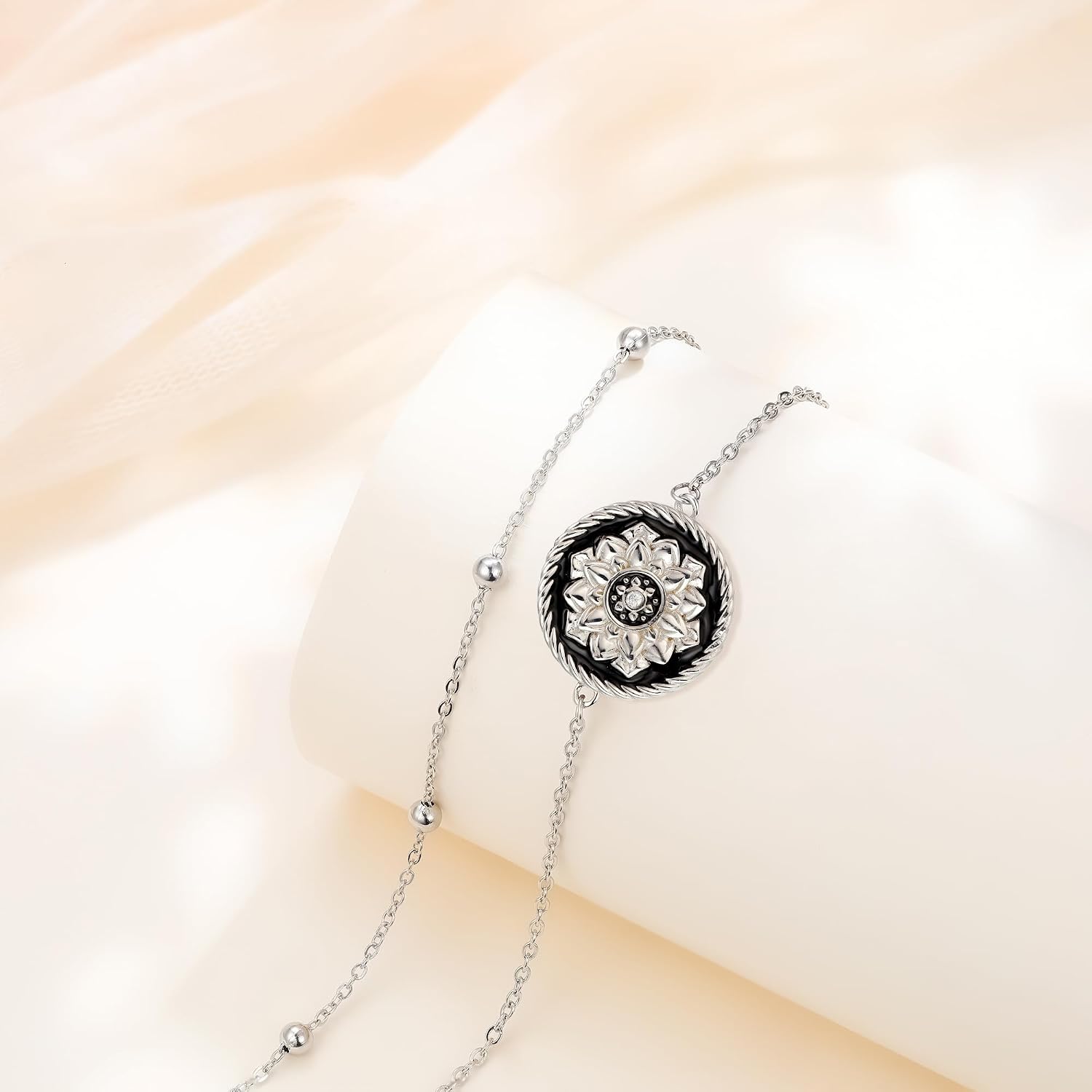 Detalle 2 de J.MUEN Bracelet femme en argent sterling 925 avec motif fleur de lotus, réglable (17 cm + 4)