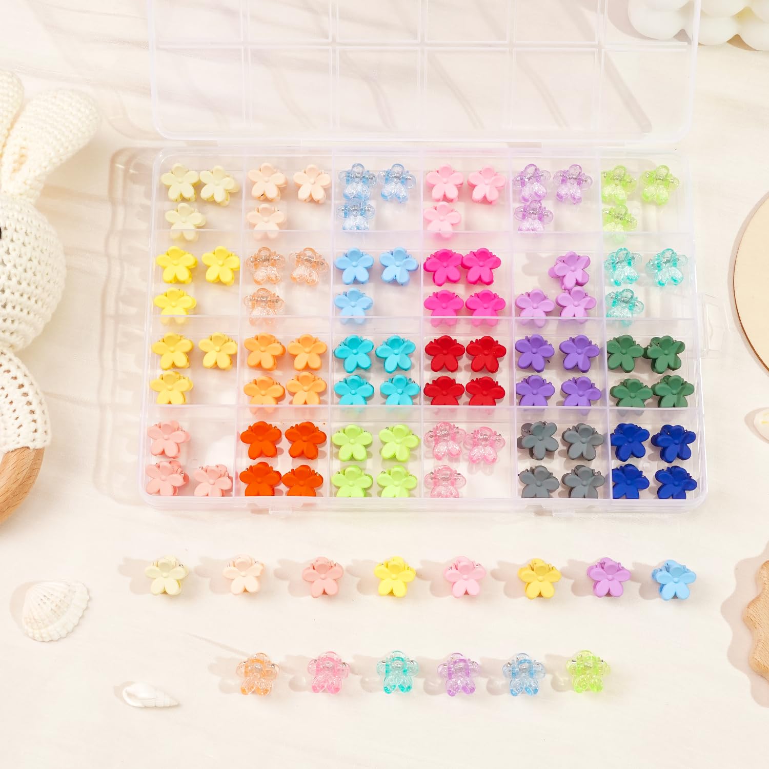 Detalle 2 de CÉLLOT Mini Flower Hair Claw Clips, 96 Pieces in 24 Colors with Organizer