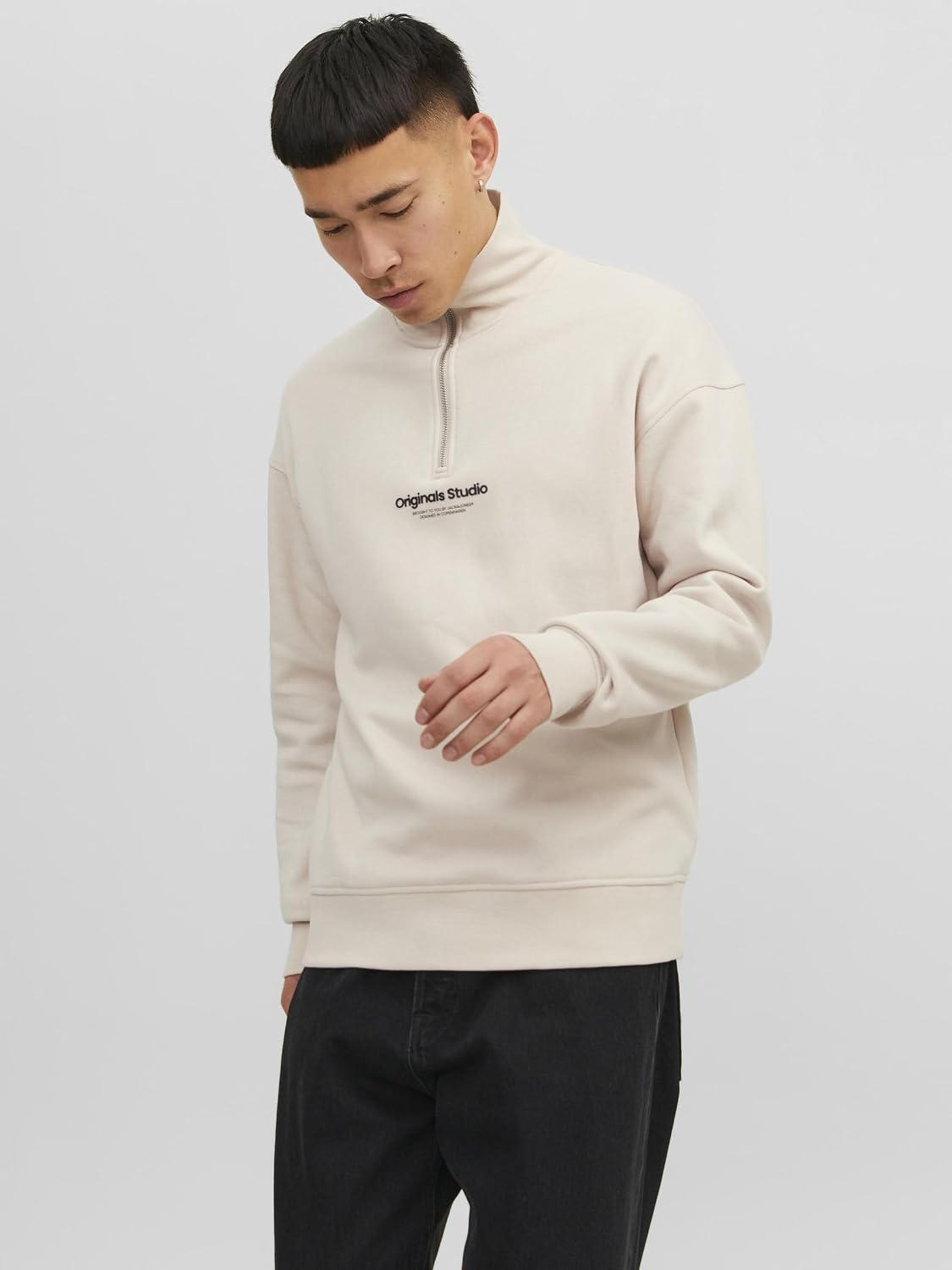 Detalle de Jack & Jones Half Zip Text Half Zip da uomo con stampa in gomma