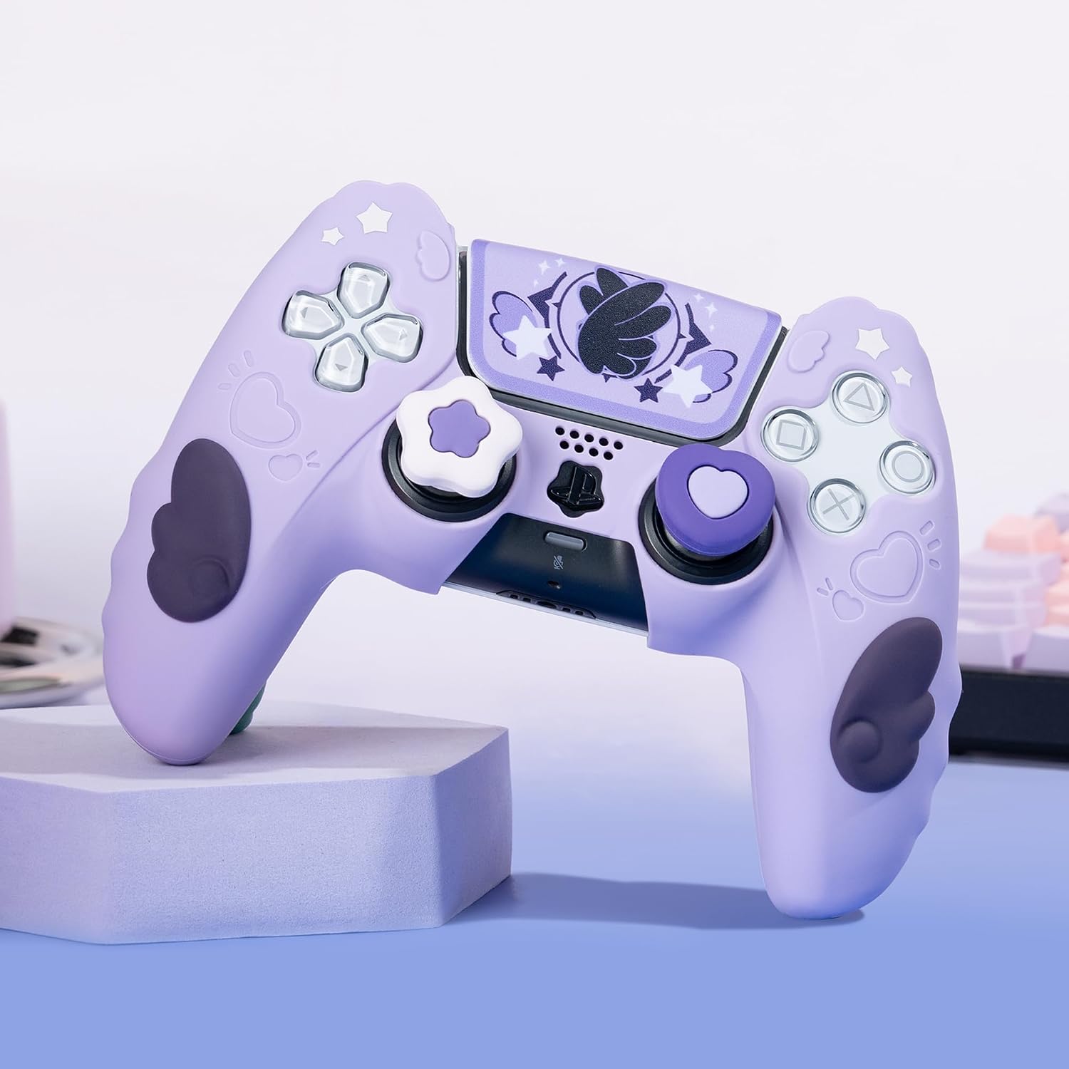 Detalle de GeekShare PS5 Controller Hautgriff-Set – Sternflügel, lilac, rutschfeste Silikon-Schutzhülle inkl. Daumengriffkappen