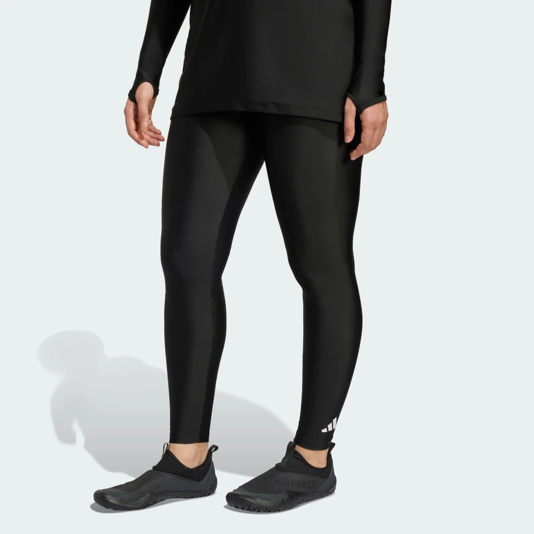 Detalle de Mallas de Natación Adidas (negro) – rendimiento básico para sesiones en piscina