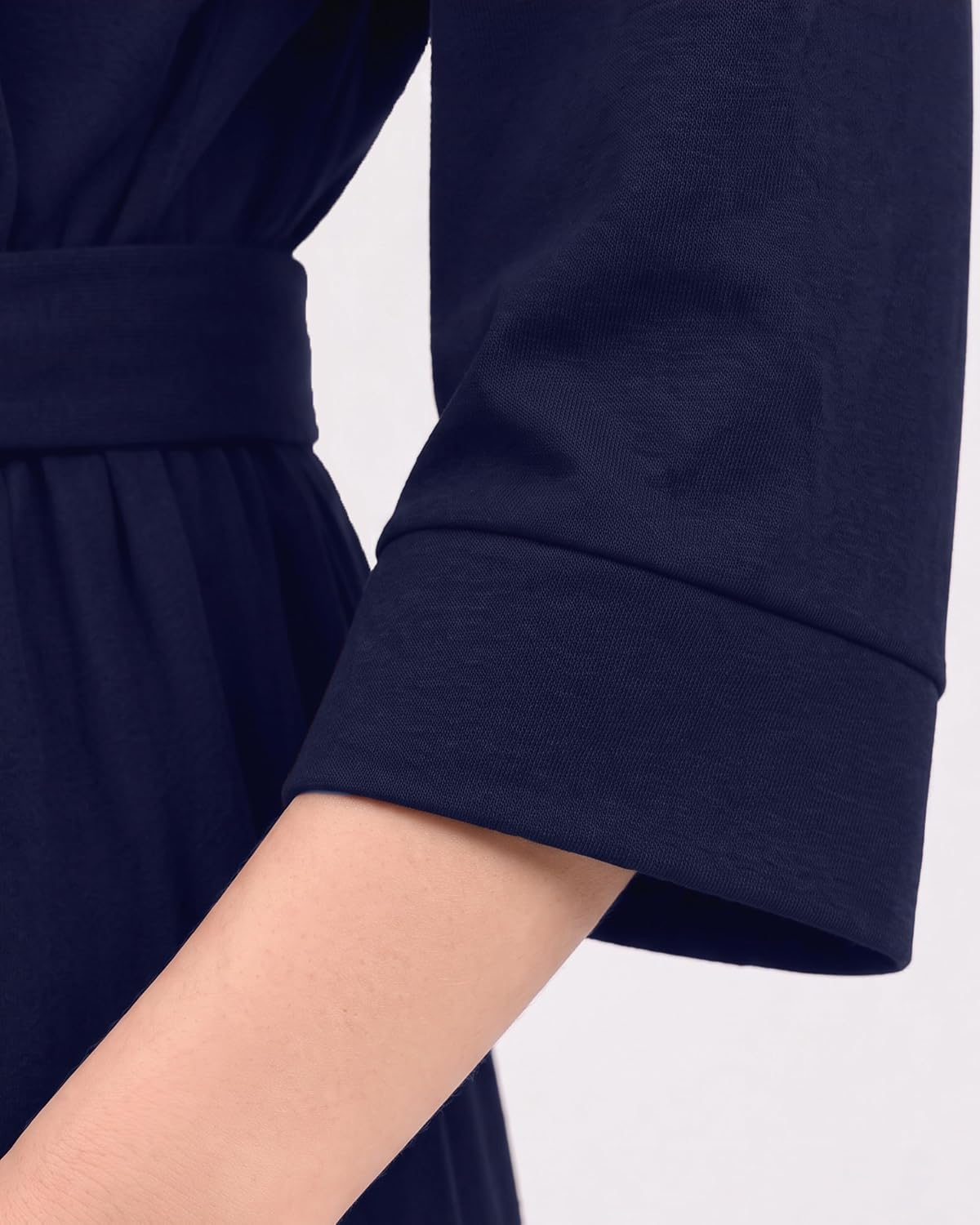 Detalle de NY Threads gebreide damesbadjas in katoenmix met taillelint en zijzakken
