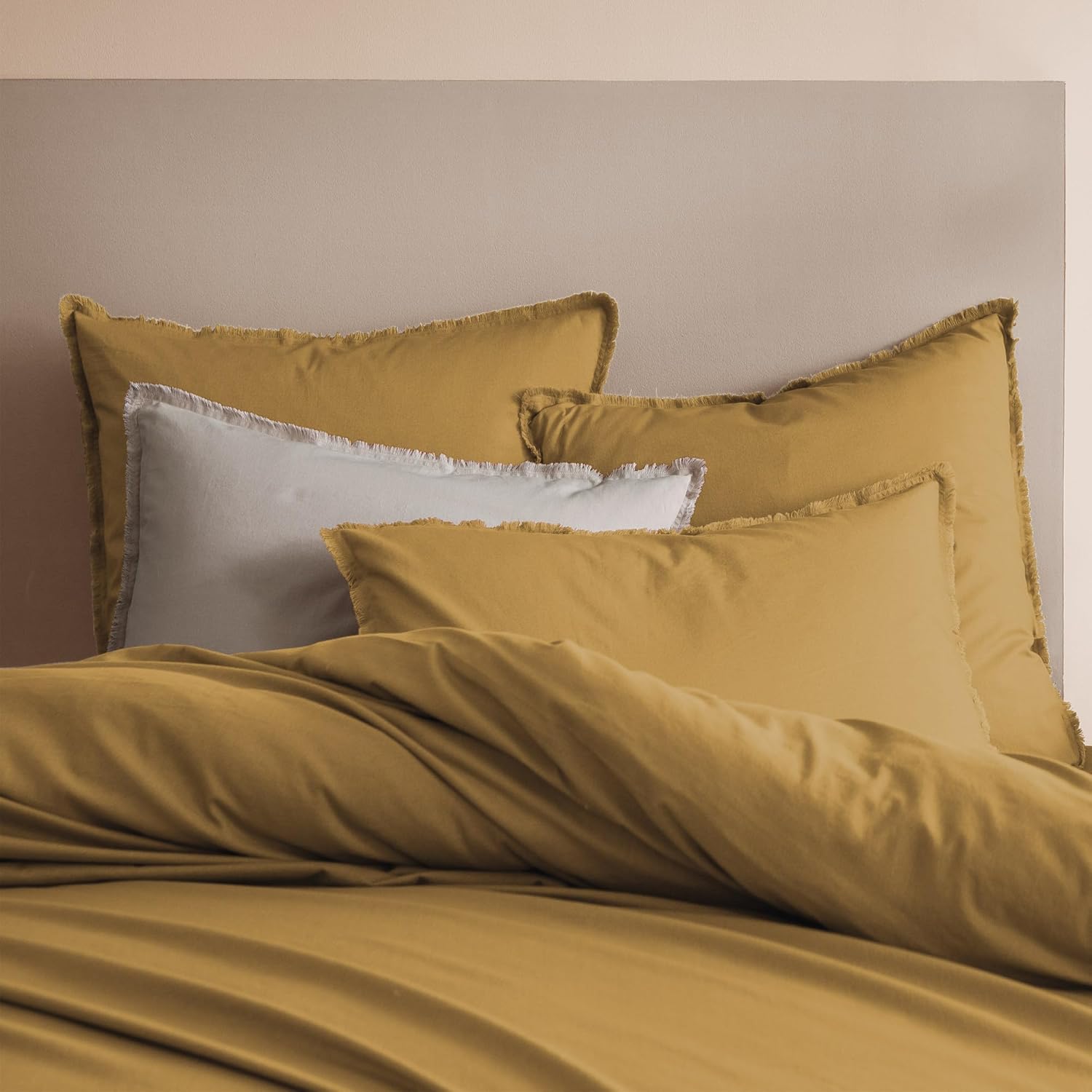Thumbnail 1 de MATT & ROSE Parure de lit Coton Lavé Unie 2 personnes avec housse 240x220 et 2 taies à franges, miel