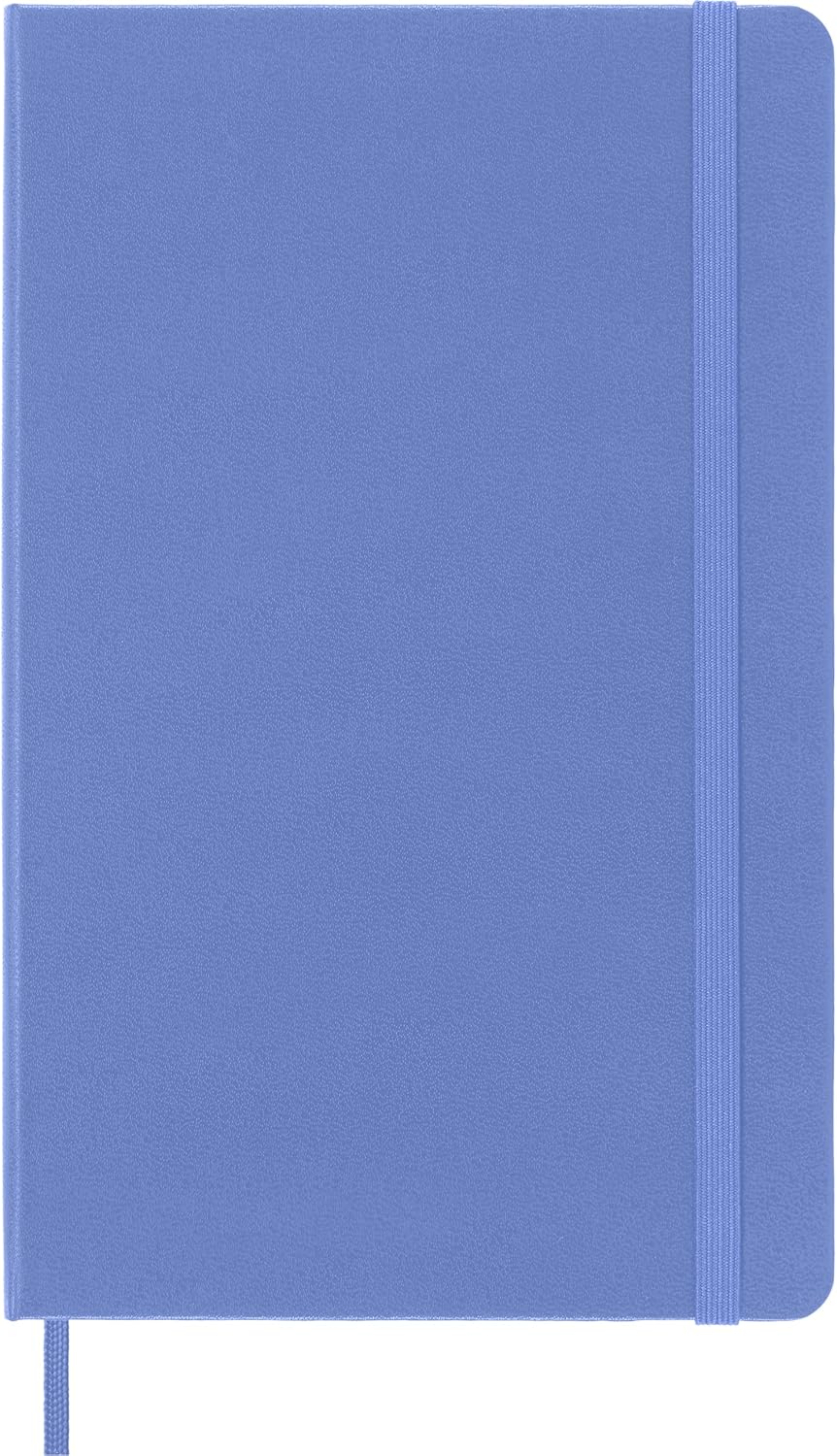 Detalle de Moleskine Classic Notebook – Taccuino a Righe, Copertina Rigida, Blu Ortensia (Large 13x21 cm, 240 pagine)