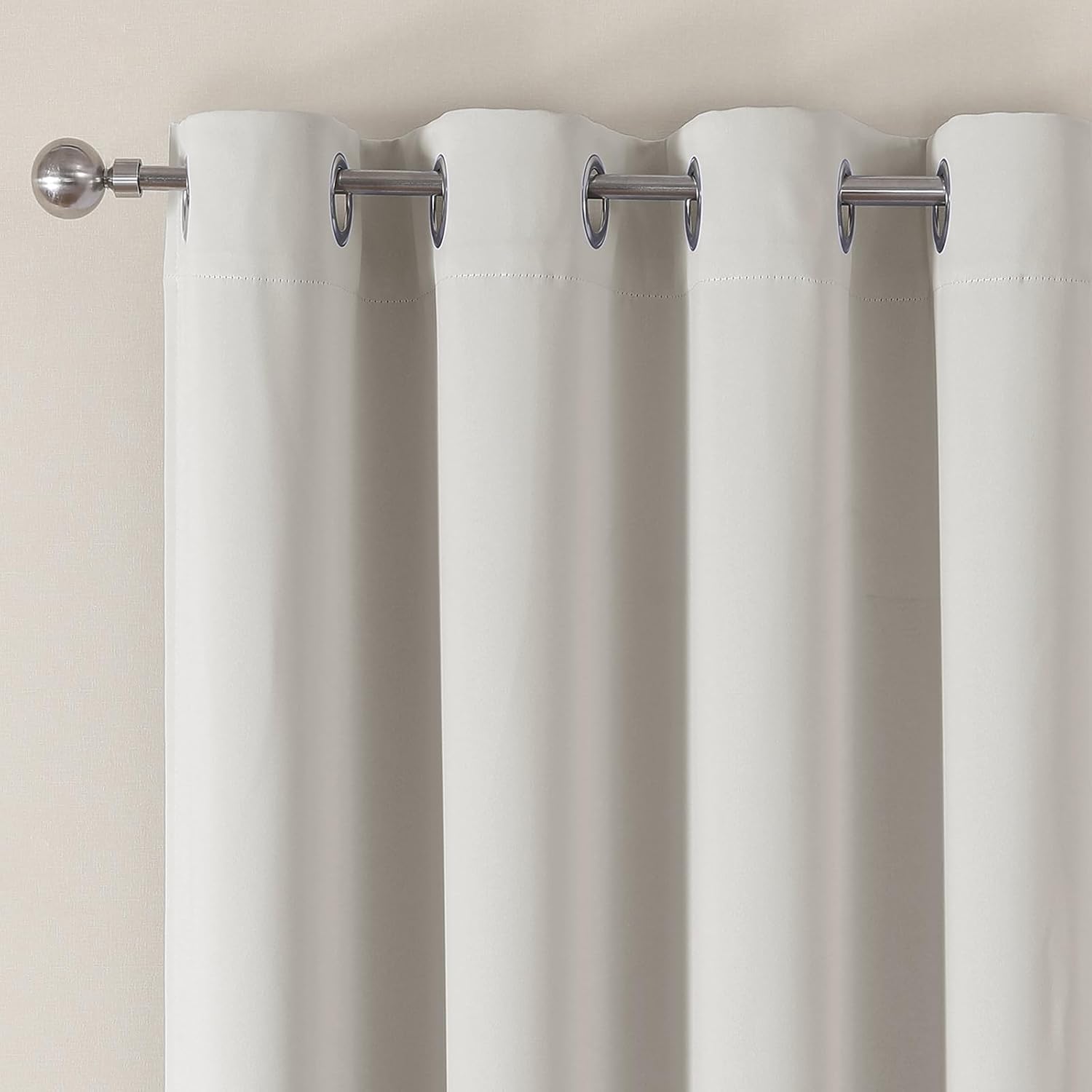Detalle 2 de VEHEDE Short Small Window Curtains (45 inch drop) – Thermal blackout eyelet curtains, light beige, 2 panels
