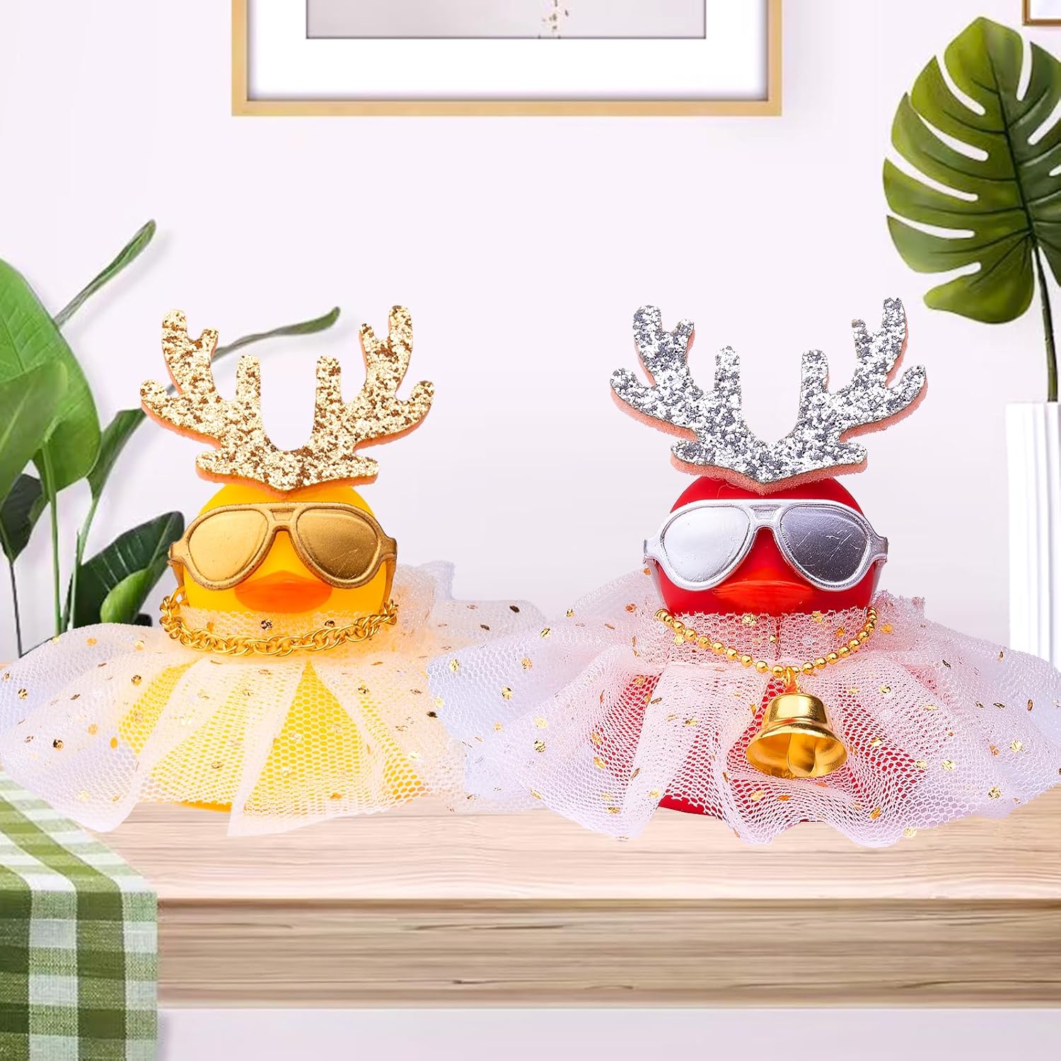Thumbnail 5 de Mwmoeen Weihnachts-Gummi-Enten für Auto & Deko, 2er-Set (mit Spitzenkleid, Mini-Geweih & Sonnenbrille)