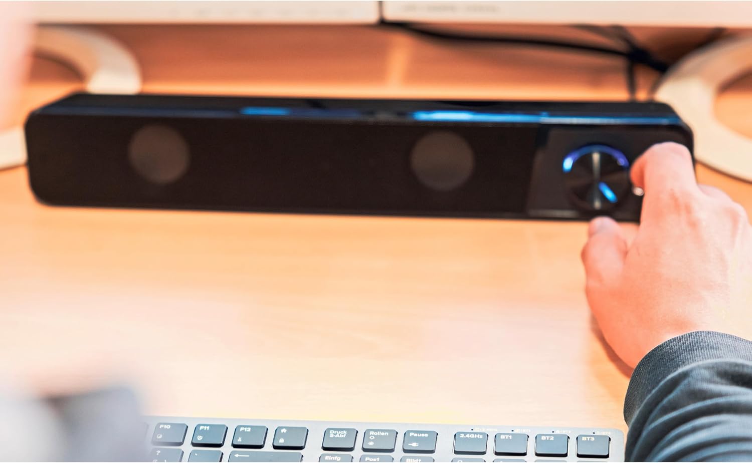 Detalle 2 de Speedlink BRIO Stereo Soundbar für den PC mit 12 Watt, AUX (3,5-mm) & Kopfhörer/Mikrofonanschluss, schwarz