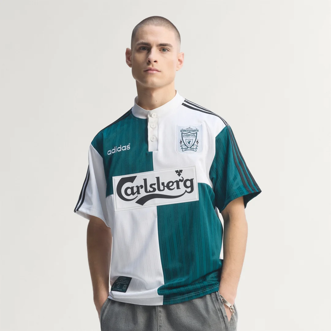 Detalle de Camiseta segunda equipación Liverpool FC 95 – Adidas (Blanco)