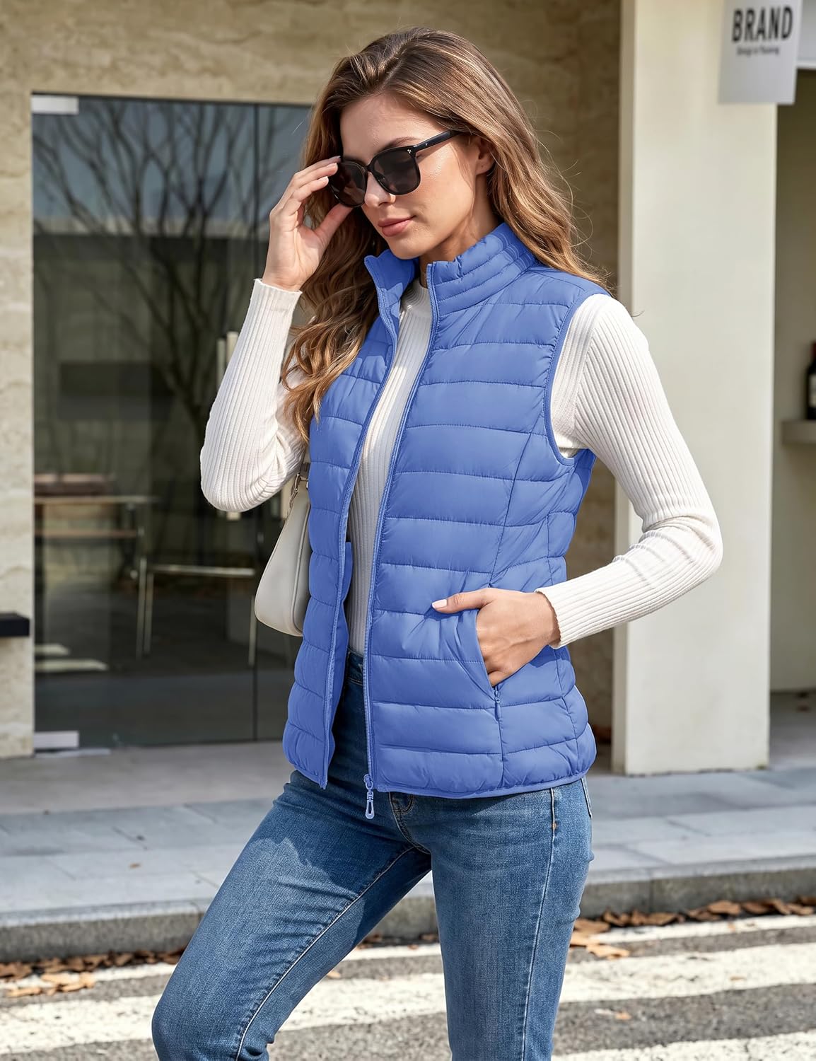 Detalle 2 de MAGCOMSEN Women's Lightweight Quilted Puffer Vest, Water-Resistant Nylon, 4 Pockets