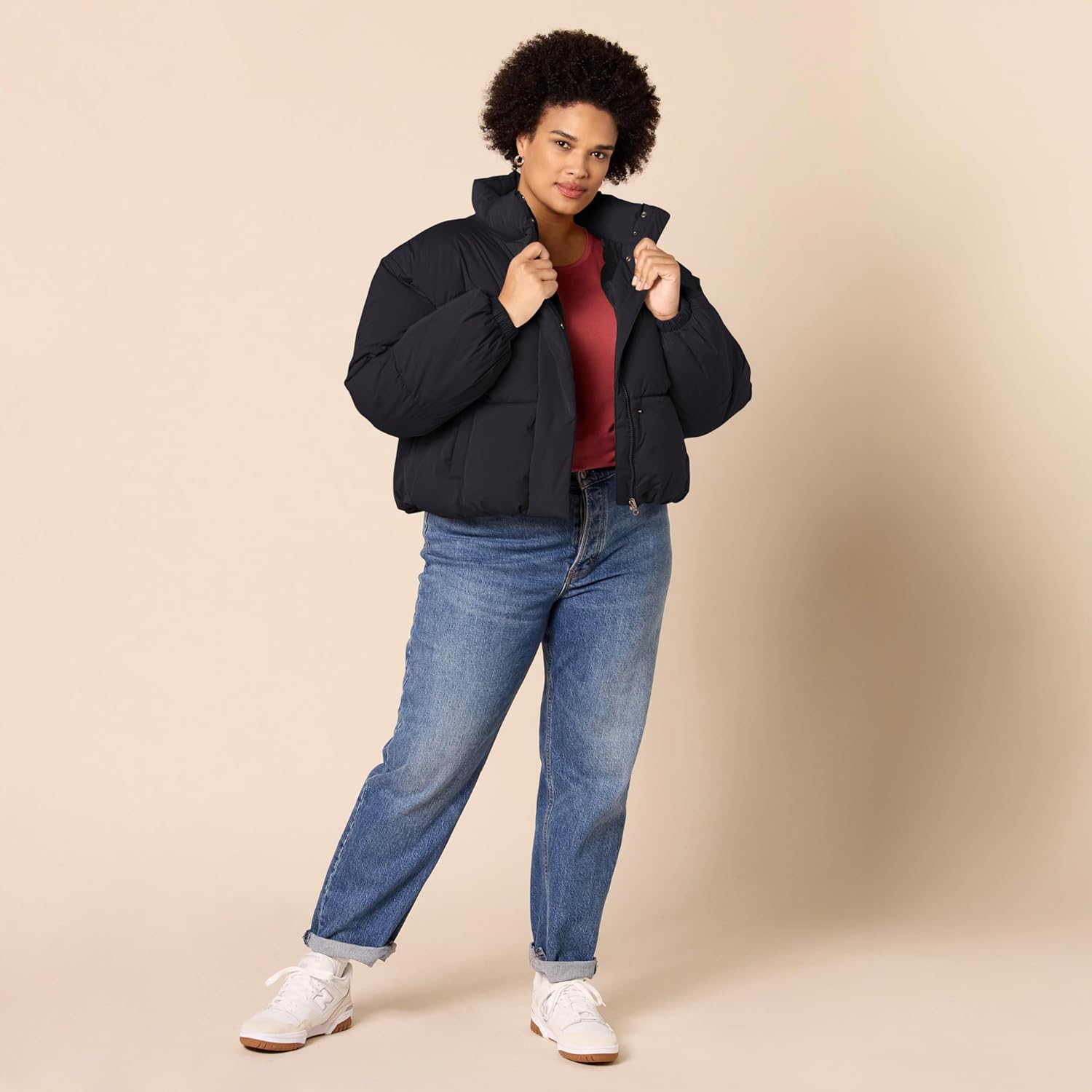 Thumbnail 6 de Amazon Essentials Women’s Cropped Full-Zip Puffer Jacket – quilted matte or sherpa fleece option