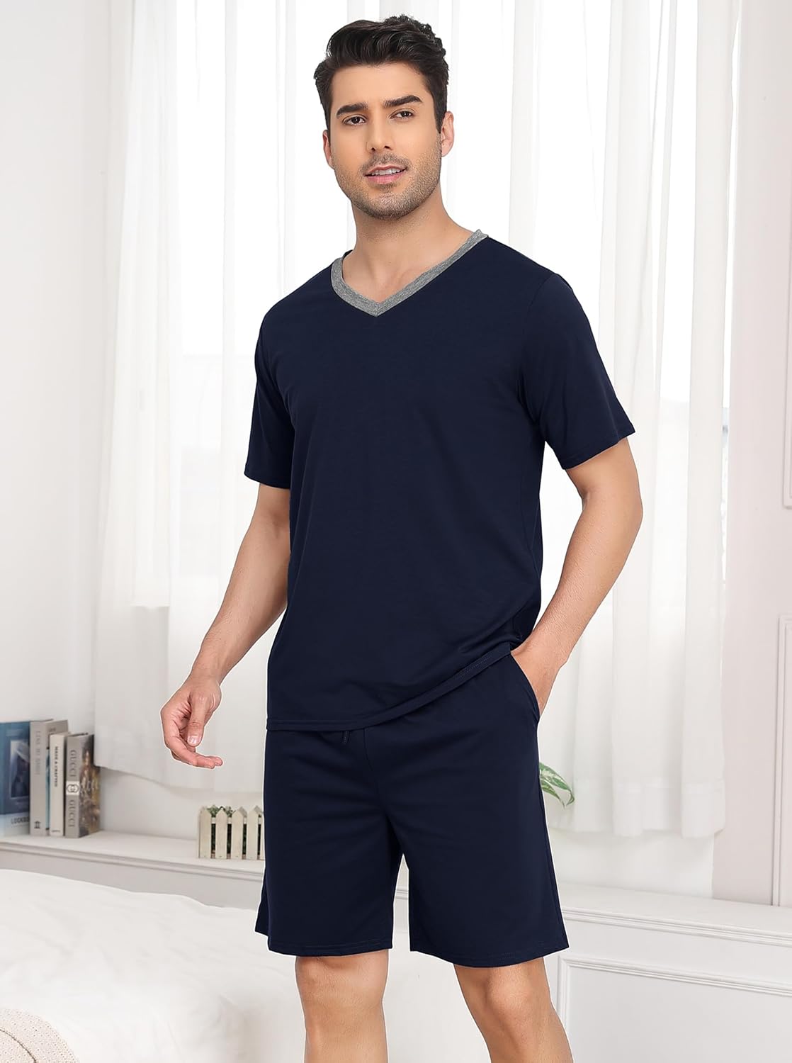 Detalle 2 de Ensemble de pyjama homme en coton Wikoan (T-shirt col V + short à cordon) manches courtes