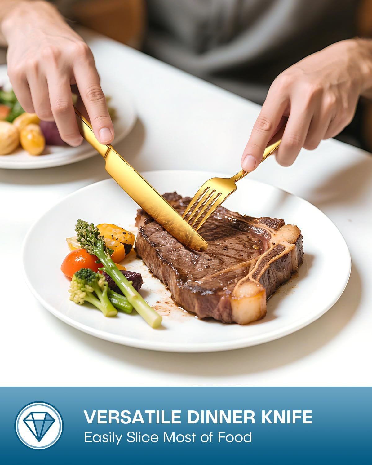 Detalle de Stapava 60-Piece Flatware Set