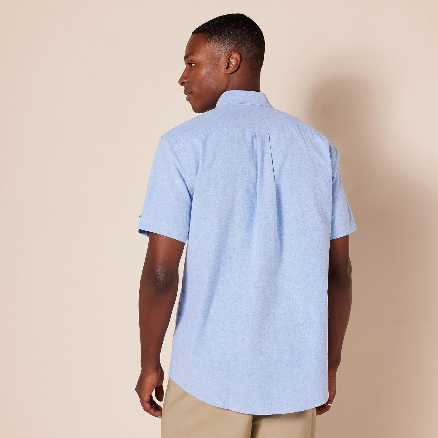 Thumbnail 1 de Amazon Essentials Men’s Regular-Fit Short-Sleeve Pocket Oxford Shirt