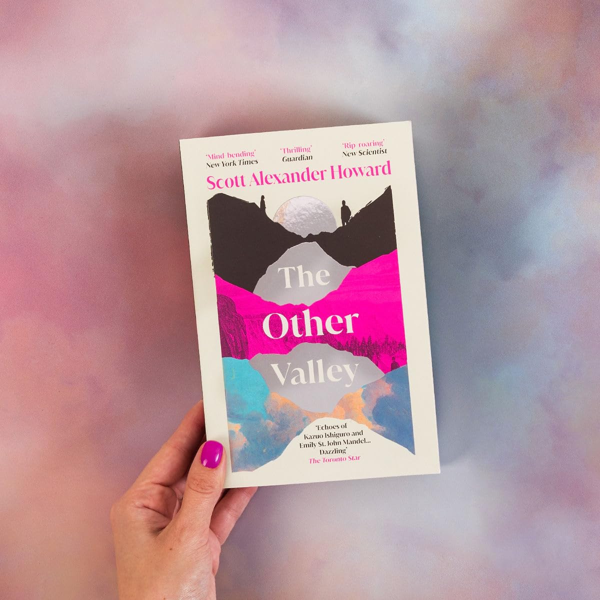 Detalle de The Other Valley: The beautiful time travel love story for 2025 – roman, 384 pagina’s