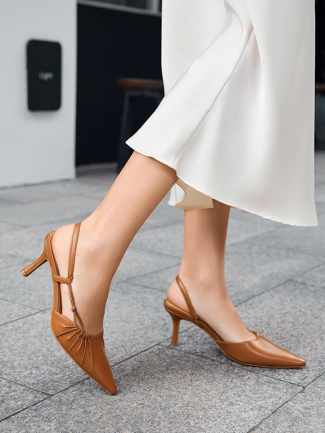 Detalle de Coutgo Slingback Pumps with 3-Inch Heels