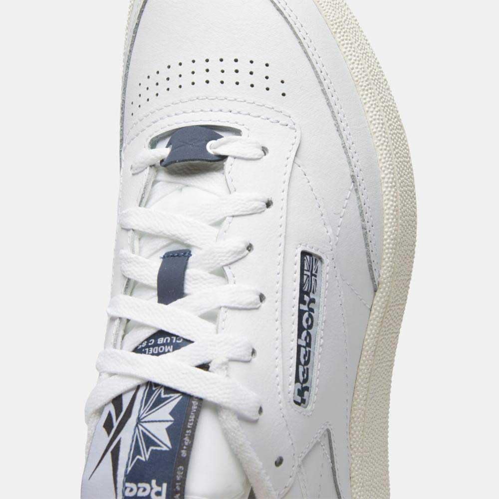 Detalle de Reebok Men’s Club C 85 leather trainers for everyday wear