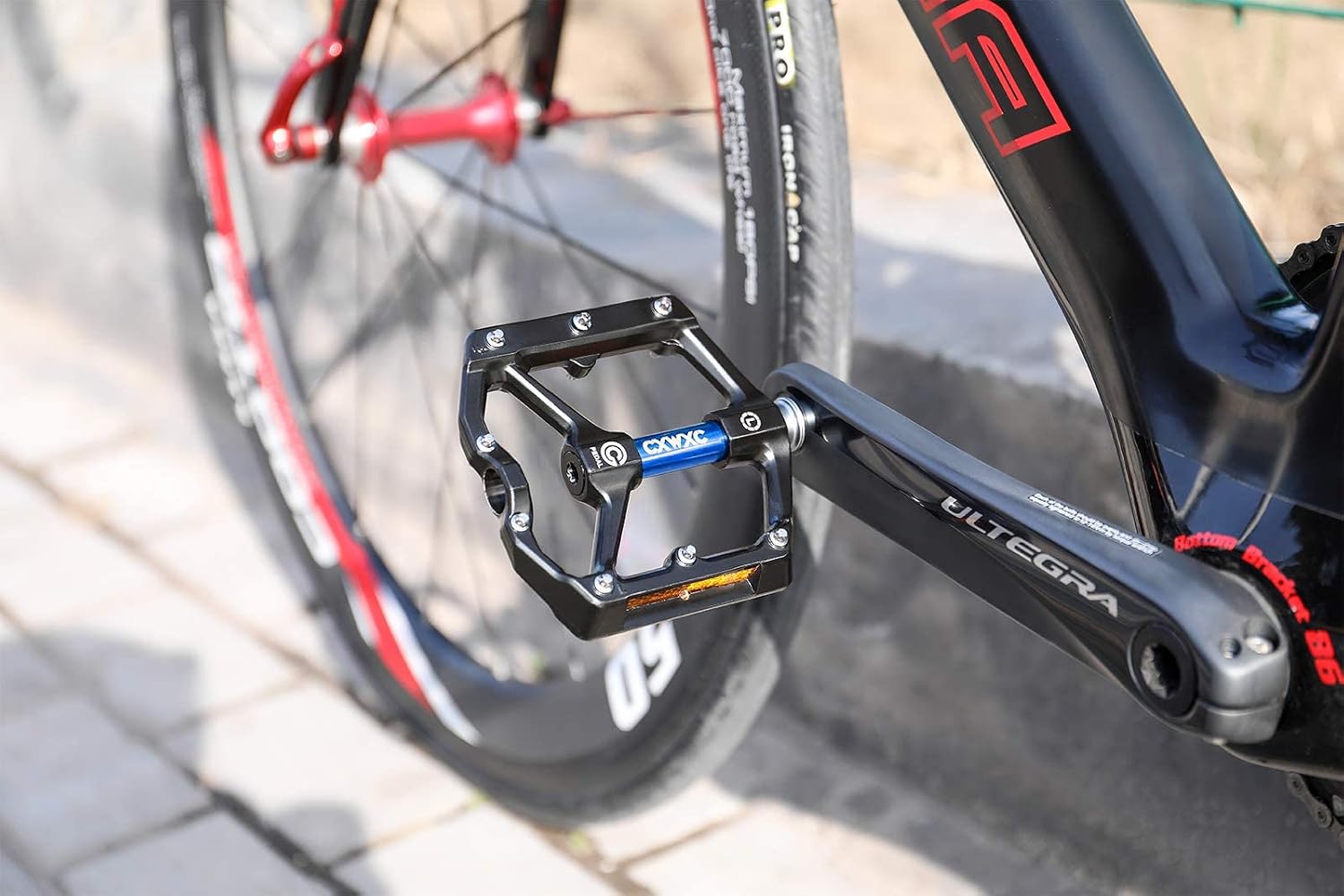 Detalle de CXWXC Road/MTB Bike Pedals – Aluminum Alloy, Removable Anti-Skid Nails