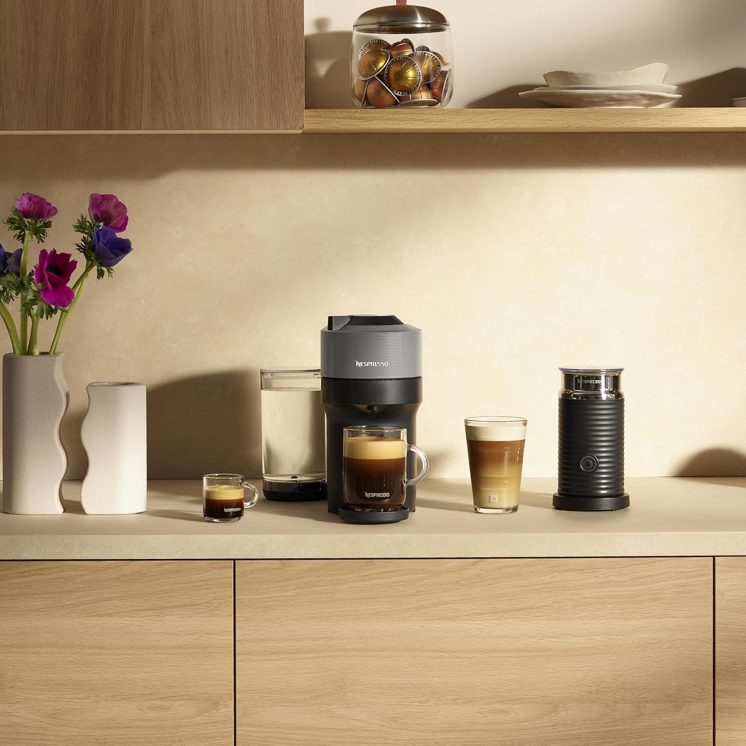 Detalle de Nespresso Vertuo Pop+ Coffee Machine, Dark Gray