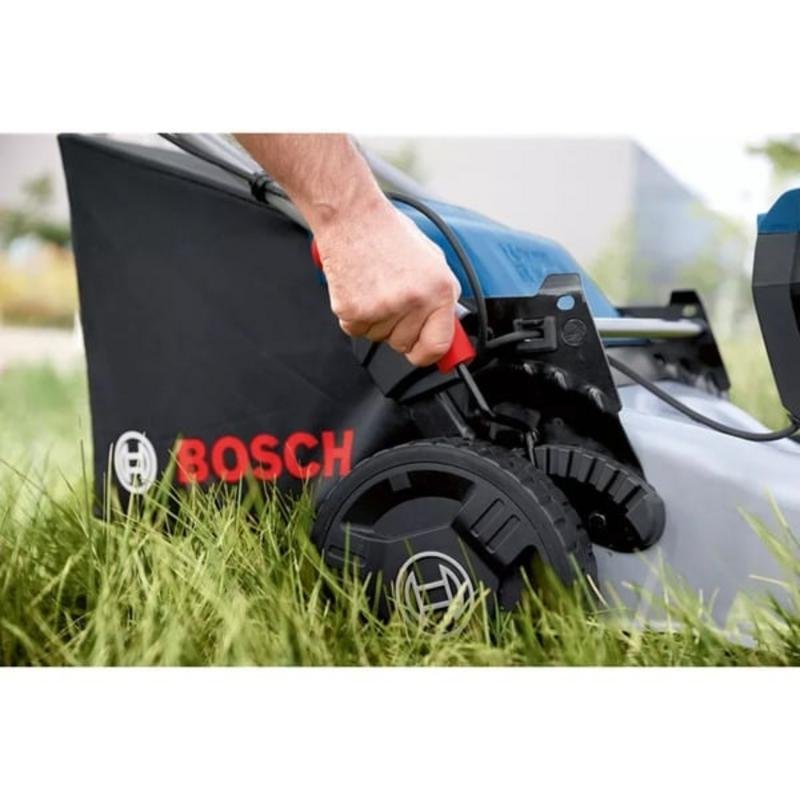 Thumbnail 2 de Cortacésped de empuje Bosch GRA 18V2-46: libertad sin cables con recogida de 60 L y tracción a 4 ruedas