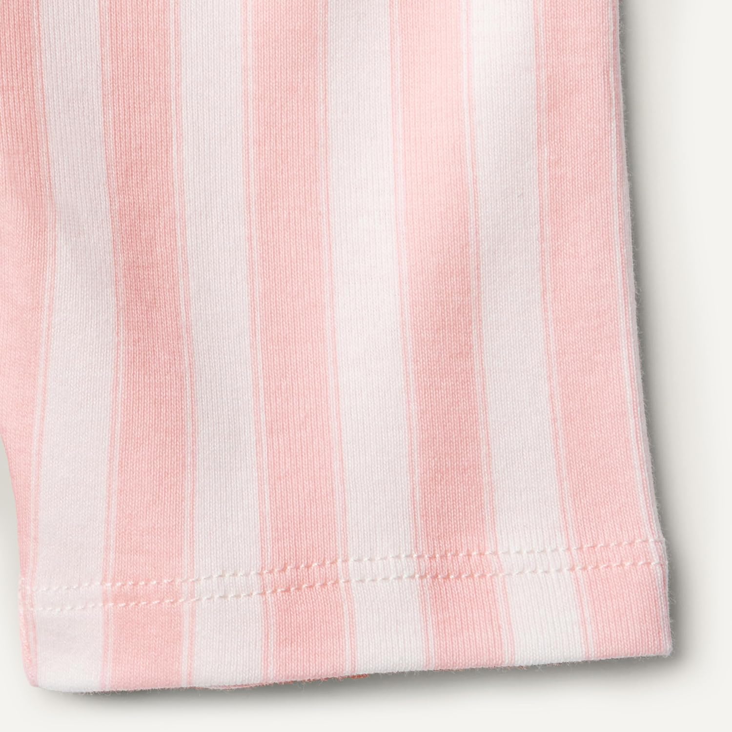 Detalle de Amazon Essentials x Sofia Grainge Pyjama-Set, enganliegend, mit kurzen Ärmeln