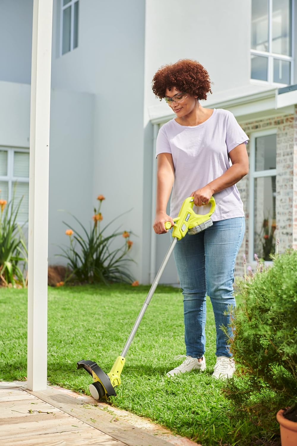 Detalle 2 de Ryobi 18V ONE+ Cordless Grass Trimmer RY18LT23A-0 (23 cm) – Edge/Trim with EasyEdge, no battery or charger