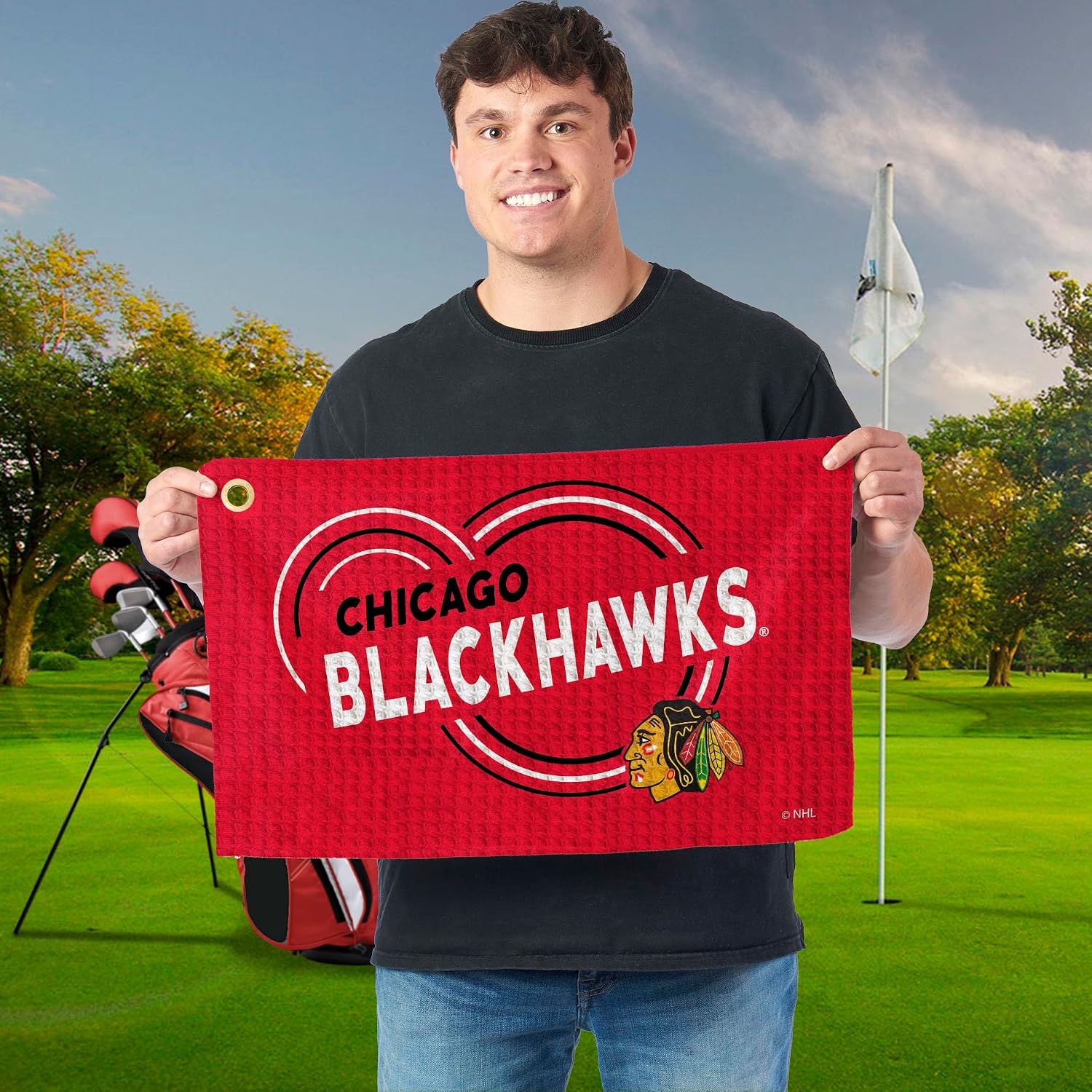 Detalle 2 de Northwest NHL Golf Towel (Official Licensed Microfiber Waffle) 16x25 in Club Cleaning Accessory