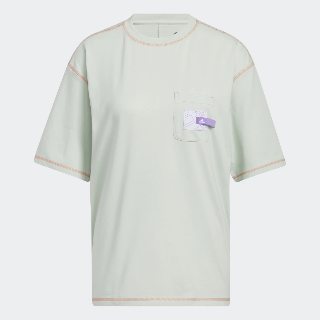 Detalle de Sport Statement Boyfriend Pocket T-Shirt de Adidas en Verde: estilo casual con bolsillo
