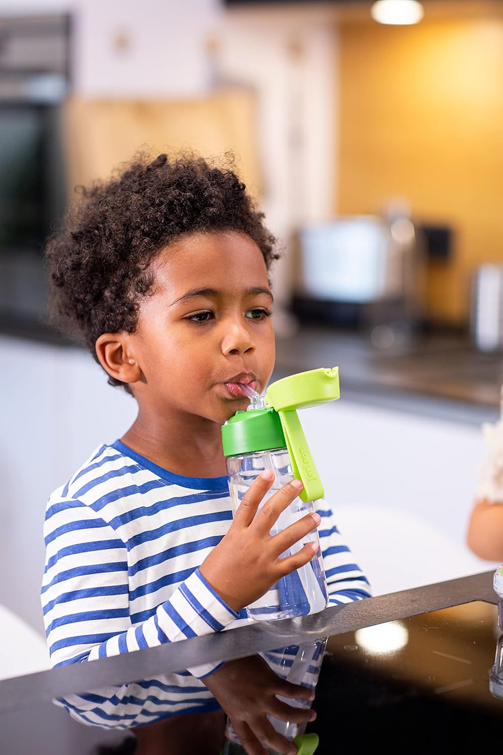 Detalle 2 de JARLSON Borraccia Bambini EMI 500ML – Borracce Antigoccia con Cannuccia, Lavabile in Lavastoviglie, Senza BPA e ftalati (Verde)