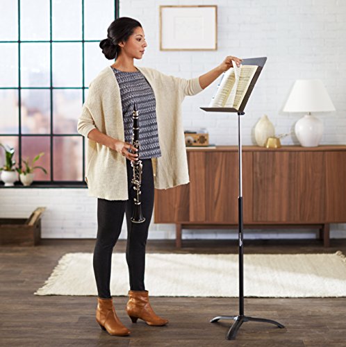 Thumbnail 2 de Amazon Basics Leggio per Spartiti Pieghevole per Orchestra, Altezza Regolabile 108–162 cm, Inclinabile, Pieghevole per Uso in Piedi o Seduto