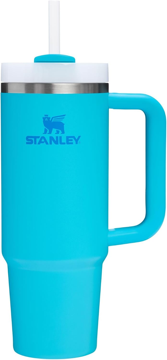 Detalle de STANLEY Quencher H2.0 FlowState Stainless Steel tumbler with advanced lid