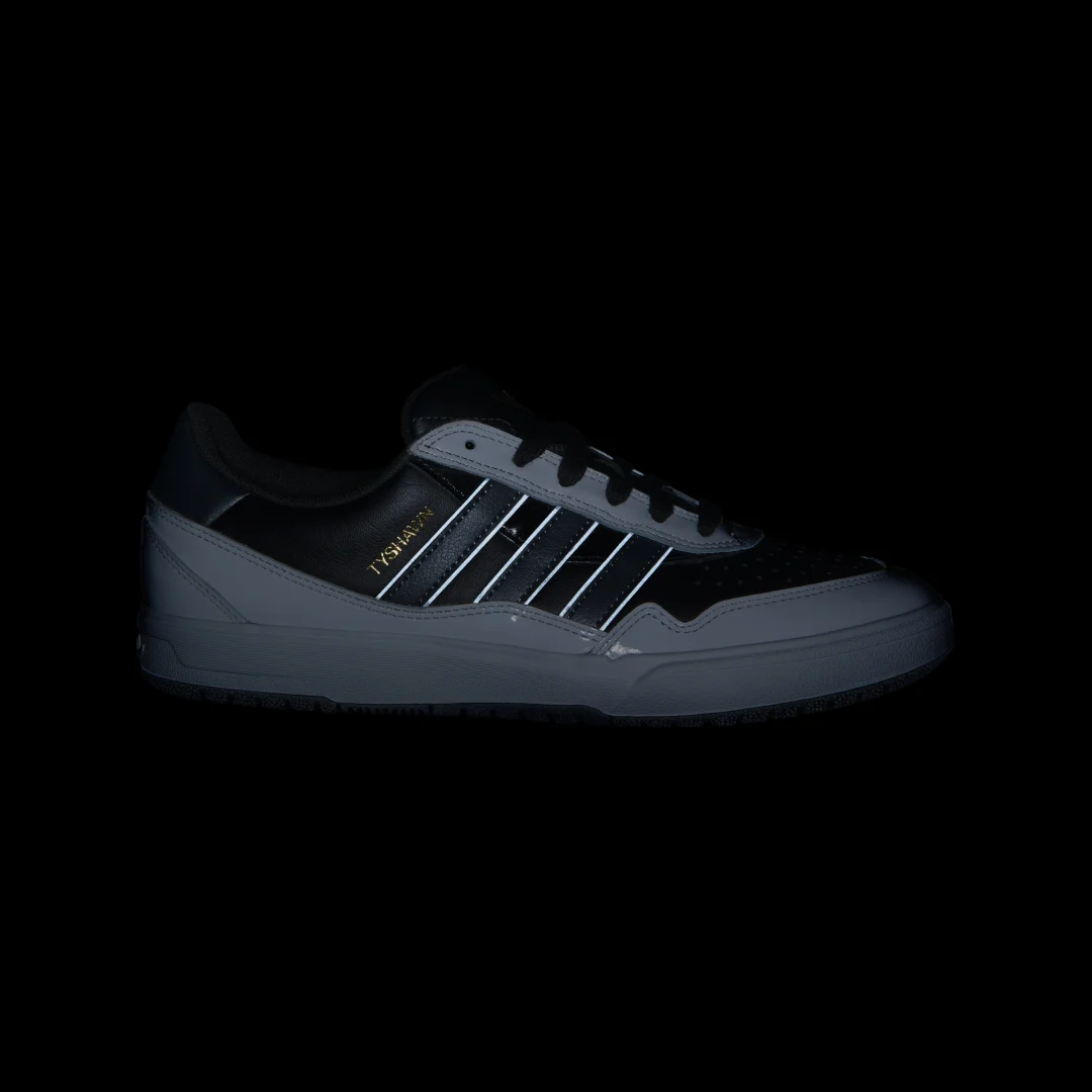 Detalle 2 de Zapatilla TYSHAWN II de Adidas — color Negro