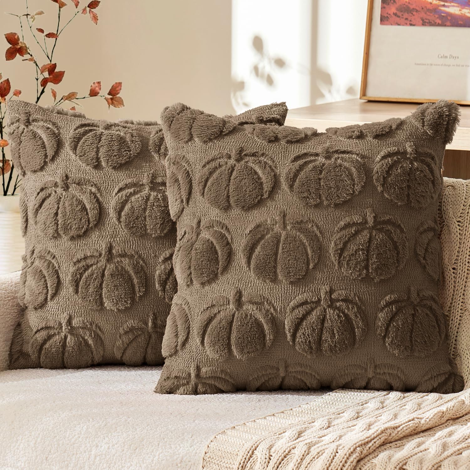 Detalle de MIULEE Fall Pumpkin Pillow Covers, 20x20 Coco Brown Faux Fur, Set of 2