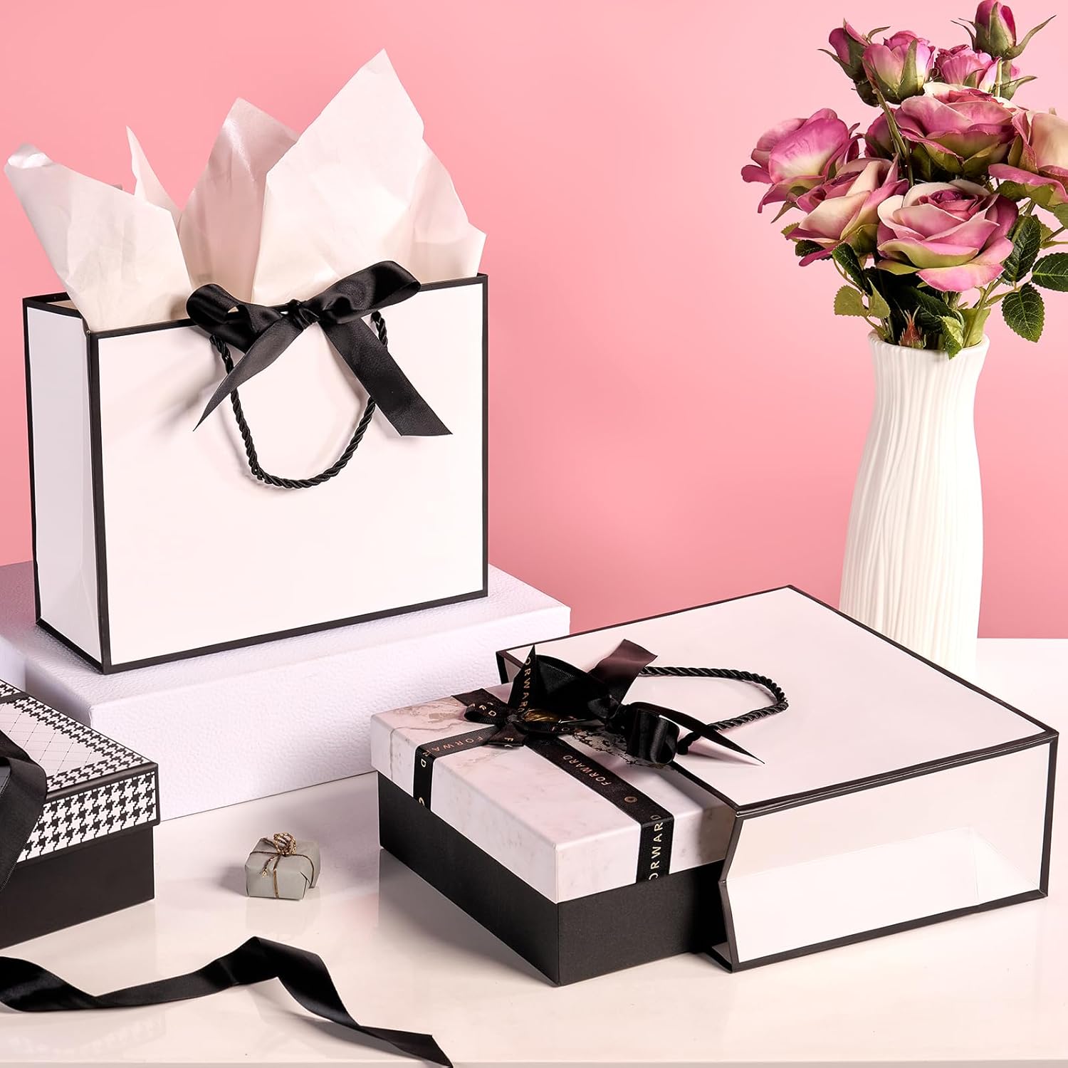 Detalle de Gift Bags for Presents – 10 Pcs White & Black Gift Bags with Bows