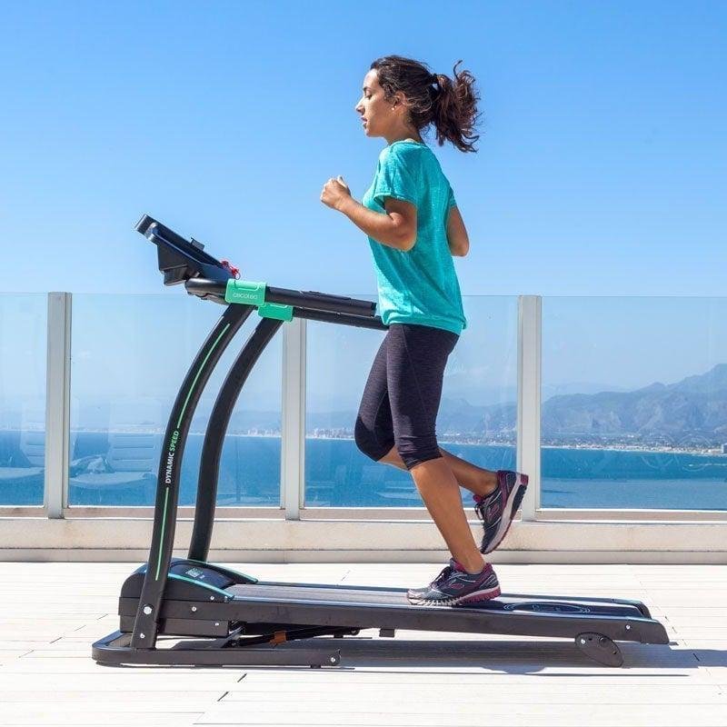 Detalle de Cecotec RunFIt Sprint: cinta de correr para entrenamientos en casa con 14 km/h y amortiguación premium