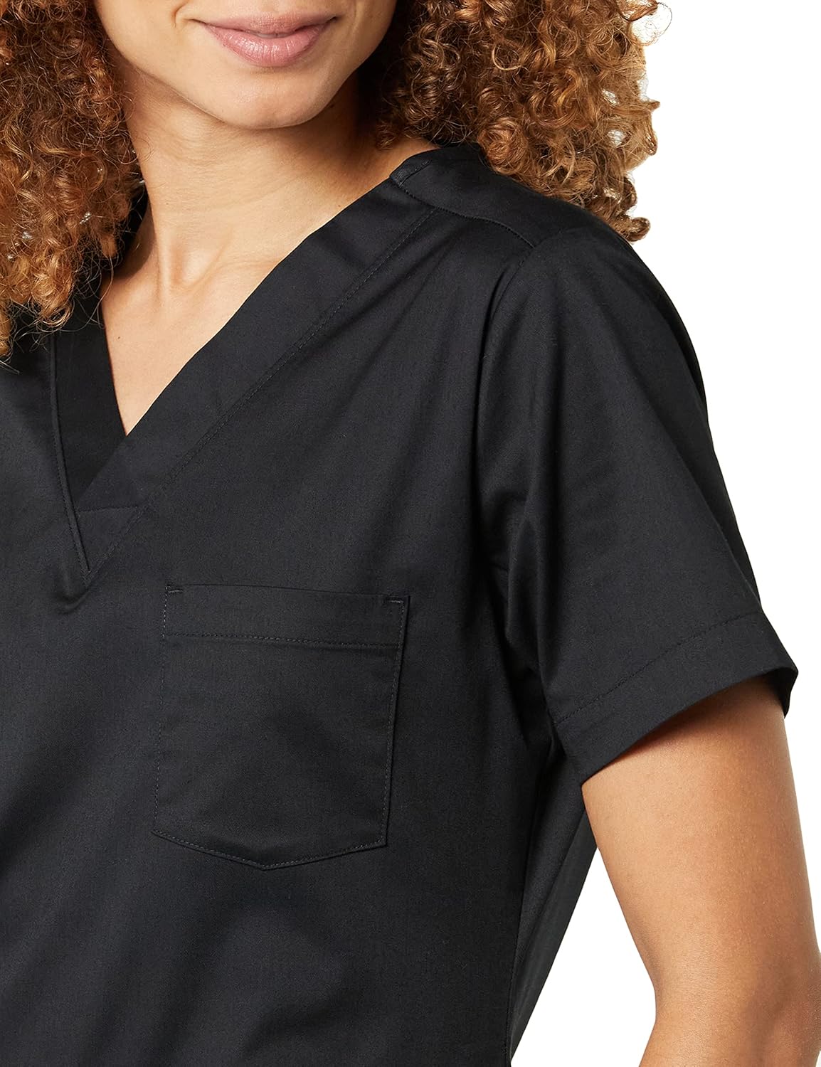 Thumbnail 4 de Amazon Essentials Women’s Classic Fit V-Neck Short Sleeve Scrub Top (Plus Size available)