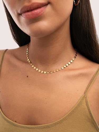 Detalle de SINGULARU Collar Shells de Acero Baño Oro 18K – Cadena 36 cm + 5 cm de alargador