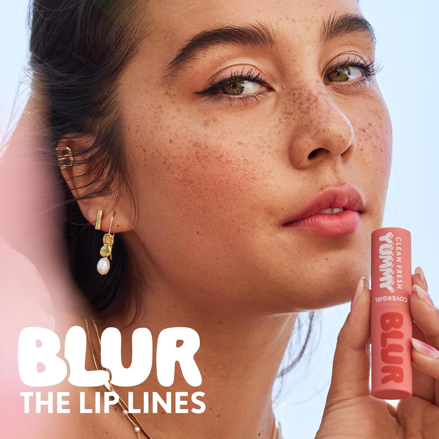 Detalle de CoverGirl Clean Fresh Yummy Blur Lipstick in 180 Hunny Blur (Deep Plum)