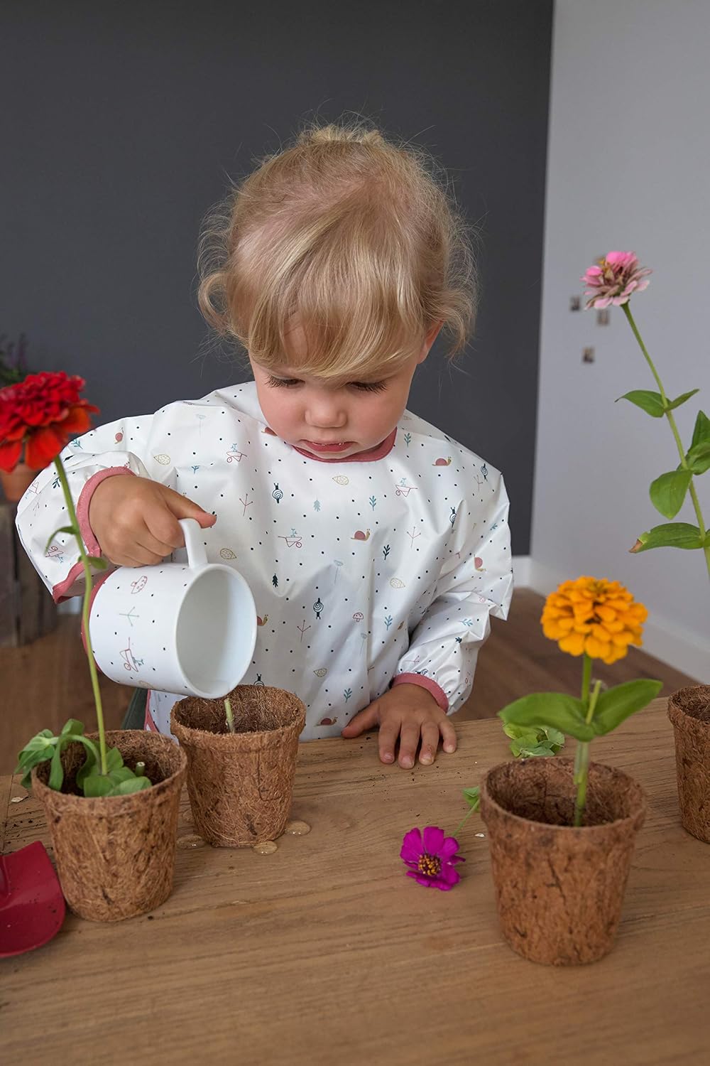 Detalle 2 de LÄSSIG Garden Explorer Snail, långärmade vattentäta haklappar, 2-pack