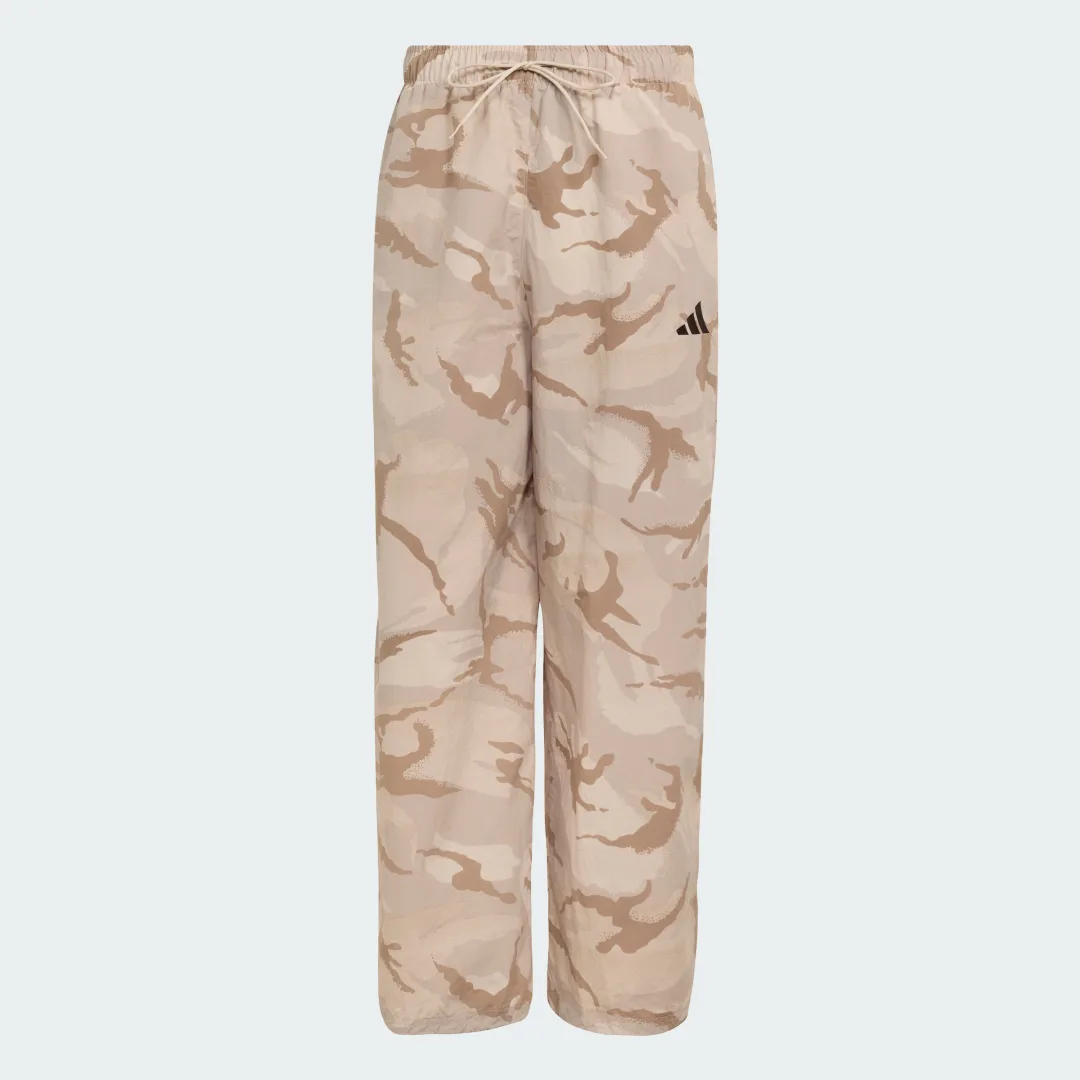 Detalle 2 de Adidas Pantalón Seasonal Essentials Camo Woven Parachute