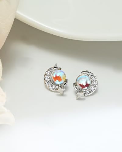 Detalle de Weviway Sterling Silver Moonstone Stud Earrings – Moon and Star Design