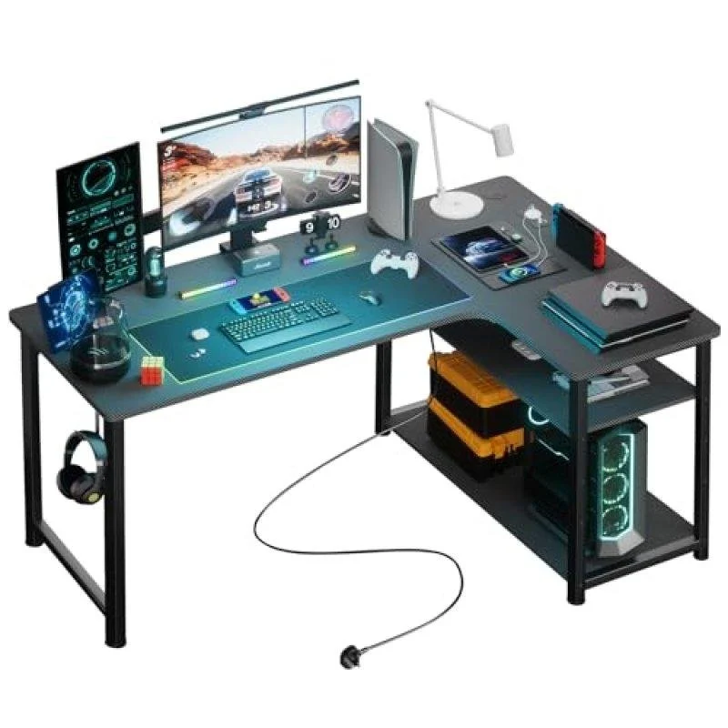Detalle de Mesa Gaming GTPLAYER L 120x80 cm con superficie de fibra de carbono, estantes ajustables y posibilidad de almacenamiento