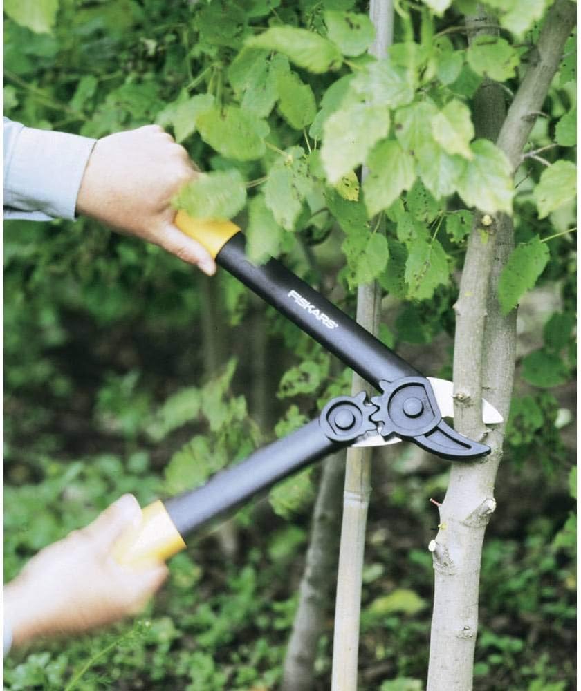 Detalle 2 de Fiskars PowerGear L31 grensax för torrt trä, 39 cm, med mothåll