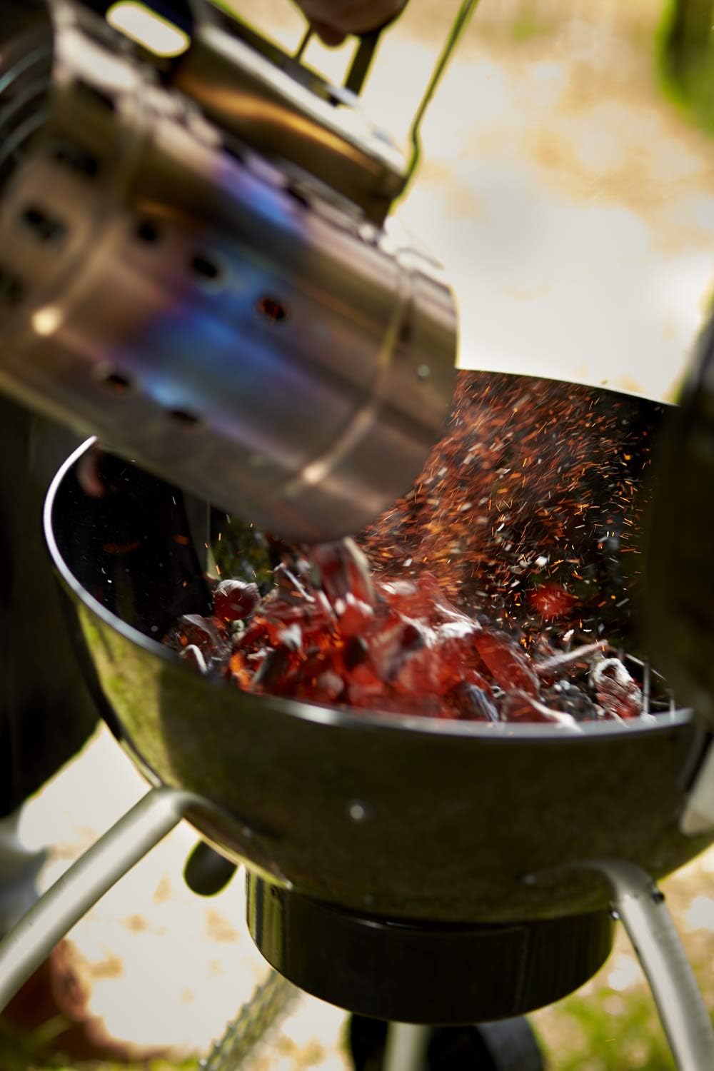 Detalle de RÖSLE Anzündkamin – Hochwertiger Edelstahl-Grillkohleanzünder mit Funkenschutz und Hitzeschutzgriff