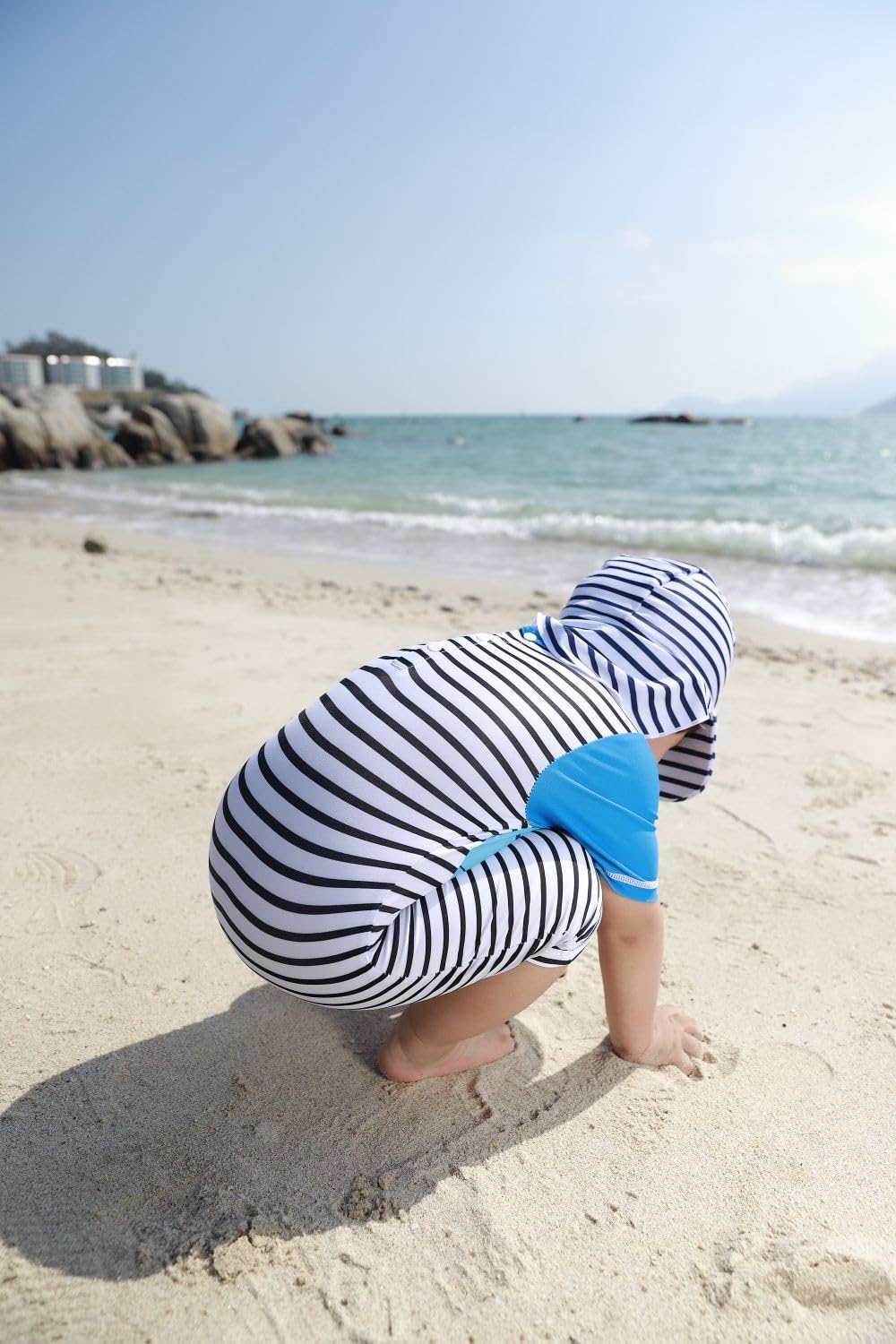 Thumbnail 2 de BONVERANO Kleiner Junge Badeanzug (1-teilig) mit Badekappe – UV-Schutz 50+