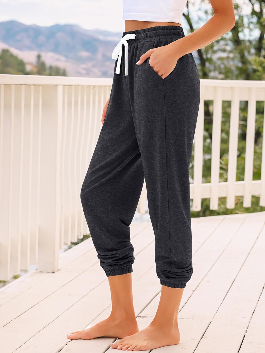 Detalle de AUTOMET Women’s High-Waist Sweatpants with Pockets