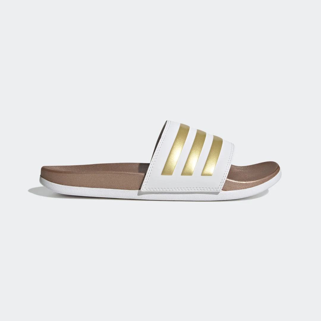 Detalle de Adidas Chancla Adilette Comfort en color blanco