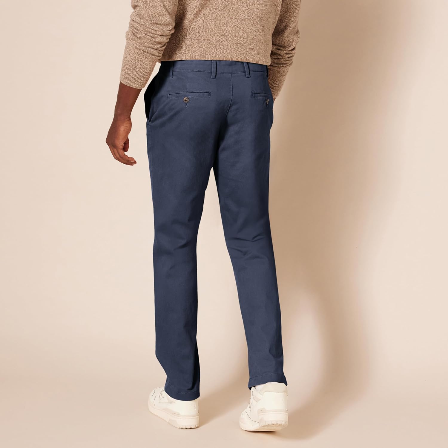 Thumbnail 2 de Amazon Essentials pantaloni chino casual elasticizzati con vestibilità slim uomo