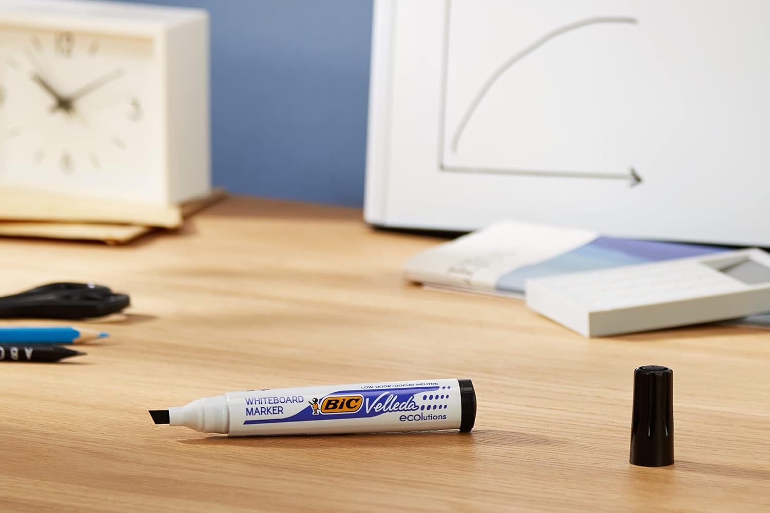 Thumbnail 3 de BIC Velleda 1751 Whiteboard Markers Black (Pack of 12) with 3.7–5.5mm Chisel Tip